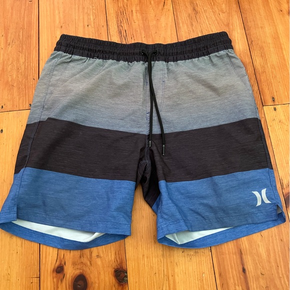 Hurley volley swim shorts with Liner - Picture 1 of 6